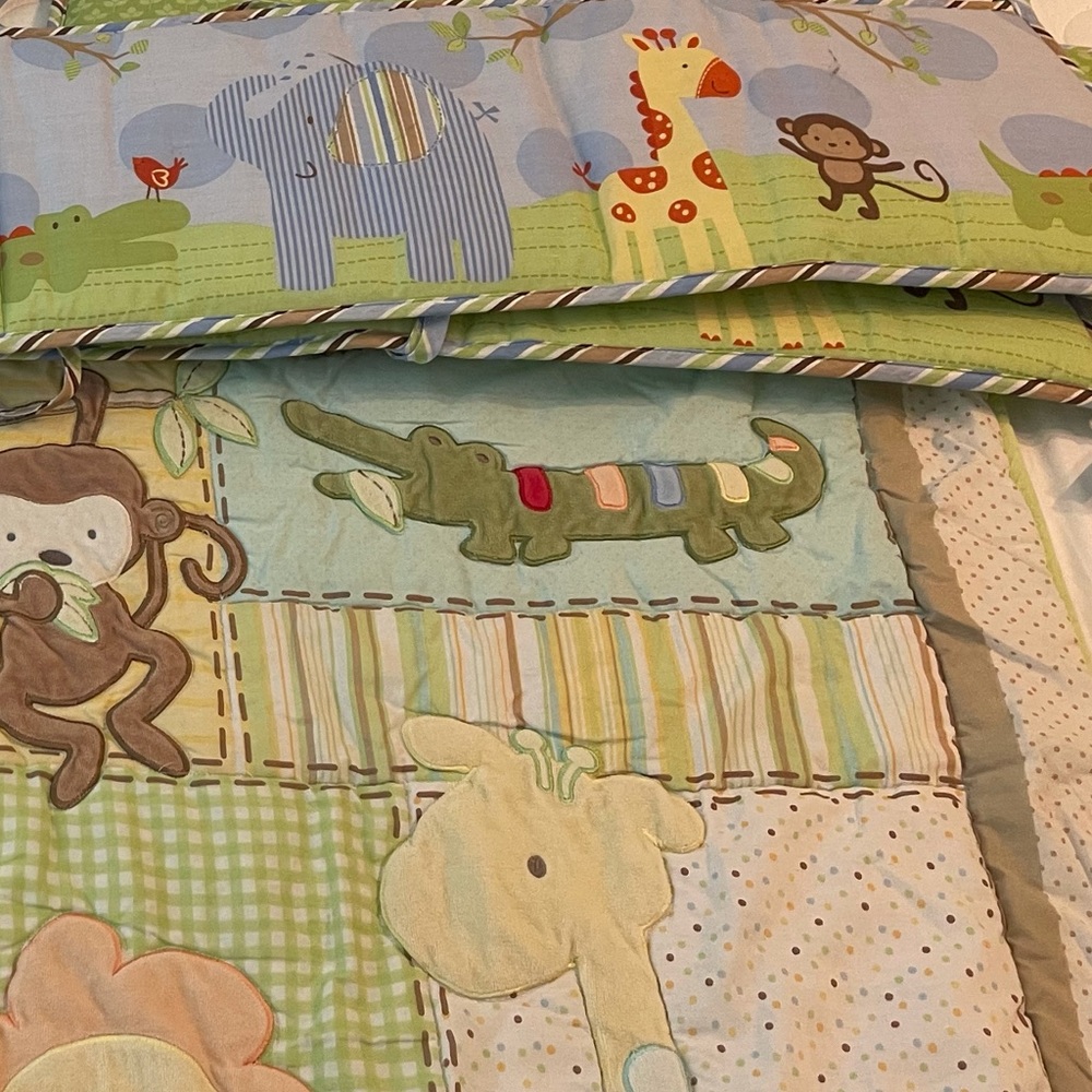 Crib set - Picture 5 of 5